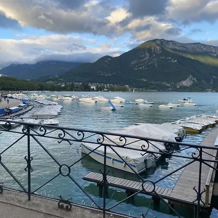 Chateau 13e Siecle Gasthuis Annecy